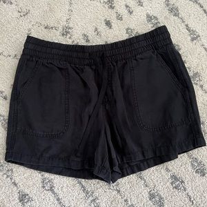 Women’s Linen Shorts